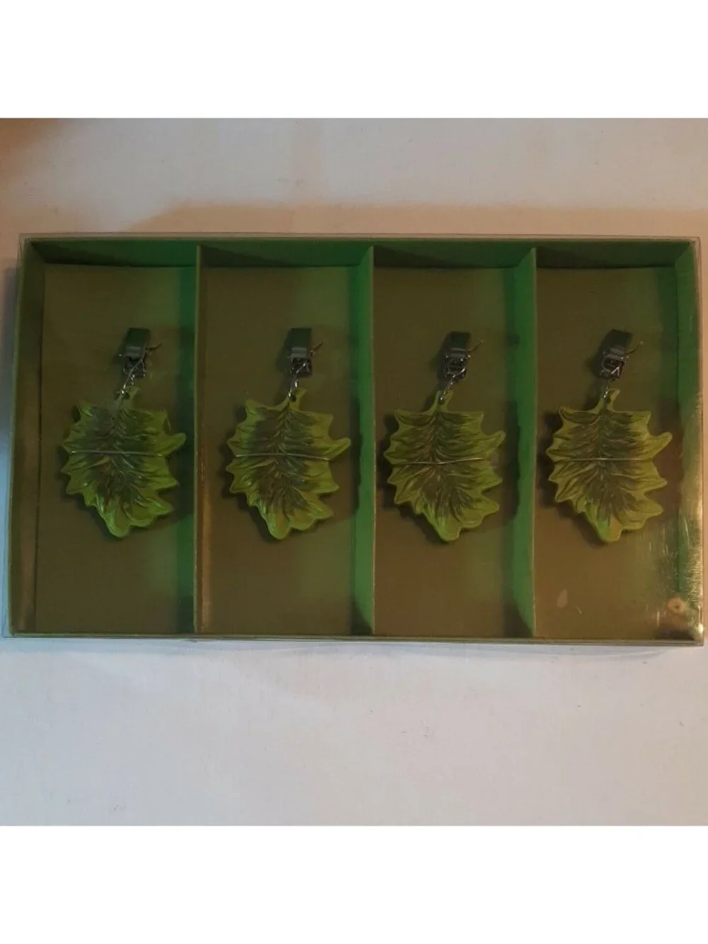 Set of 4 Green Leaf Shaped Tablecloth Weights New Picnic